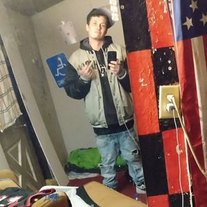 Meet your Posher, Dustan